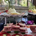 Ambrosia & Hotel 5*