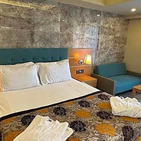 Ambrosia & Hotel 5*