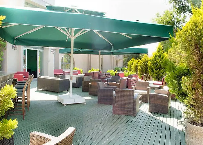 Ambrosia & מלון ביטז